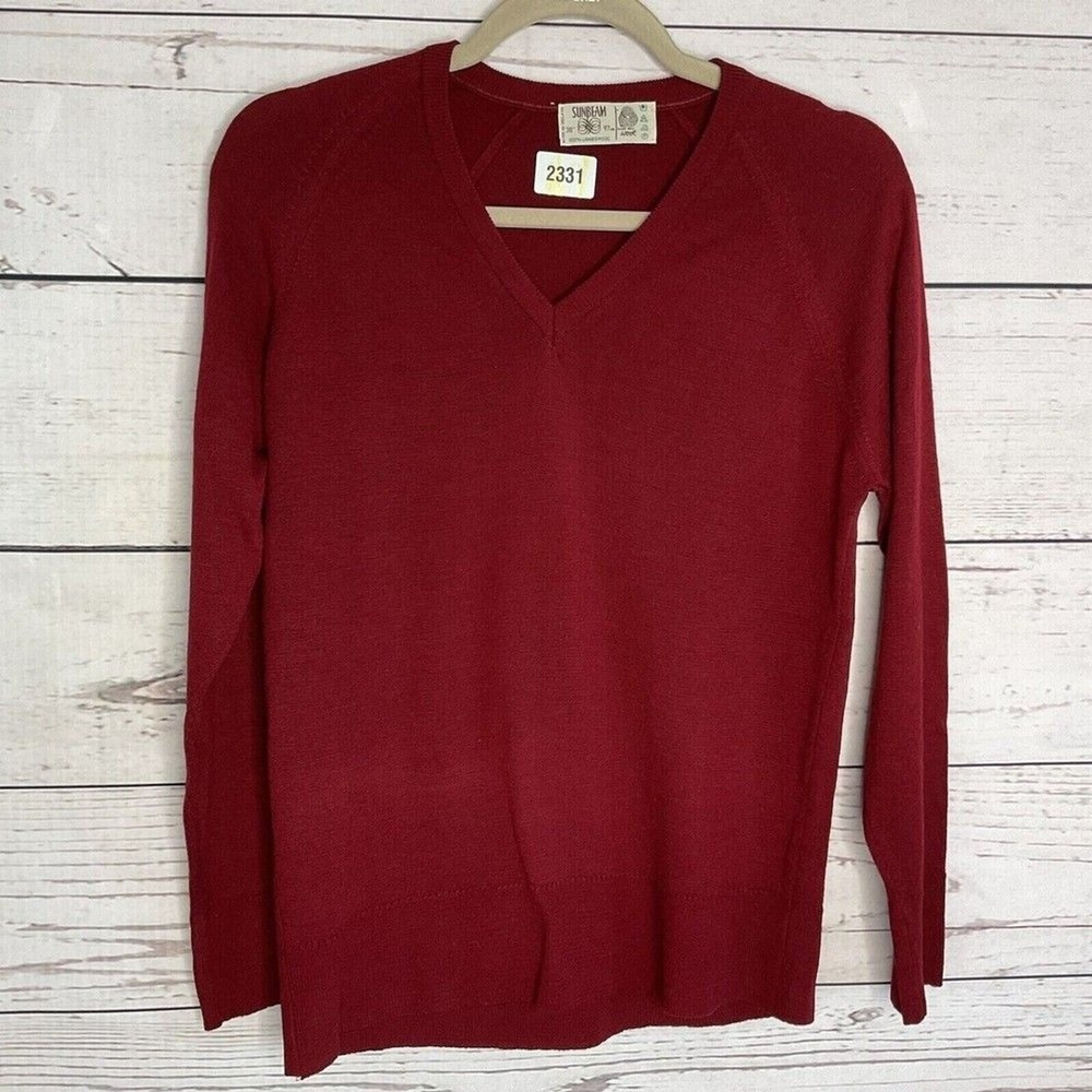 VTG Sunbeam Burgundy V-Neck Sweater Women L Ireland 100% Lambw Wool Hand Wash‎